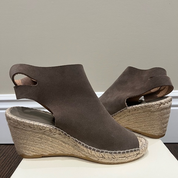 Bettye Muller Download Taupe Suede